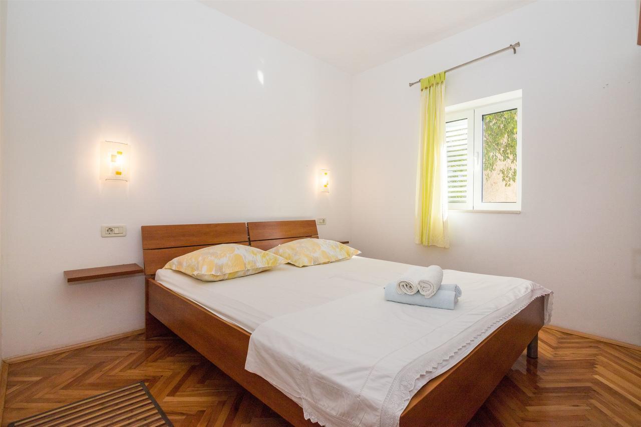 Apartments Antonija ドルヴェニク エクステリア 写真