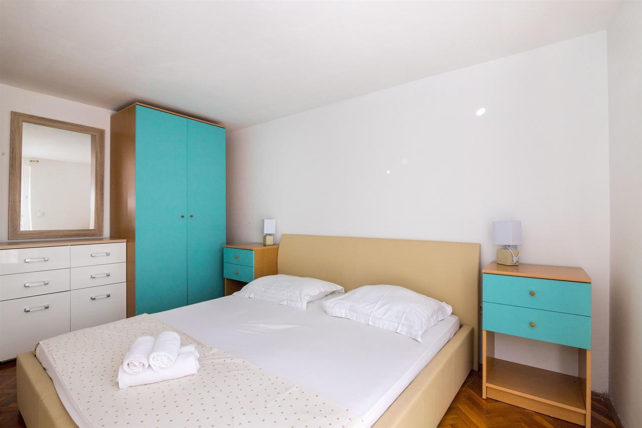 Apartments Antonija ドルヴェニク エクステリア 写真