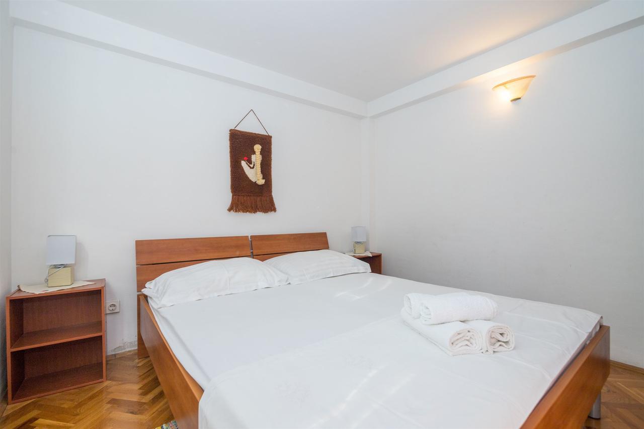 Apartments Antonija ドルヴェニク エクステリア 写真