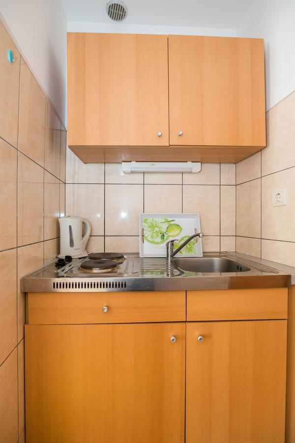 Apartments Antonija ドルヴェニク エクステリア 写真