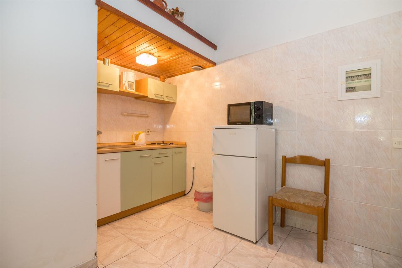 Apartments Antonija ドルヴェニク エクステリア 写真