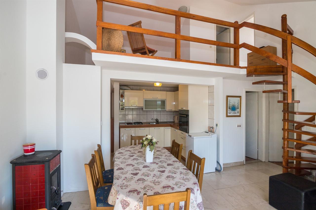 Apartments Antonija ドルヴェニク エクステリア 写真