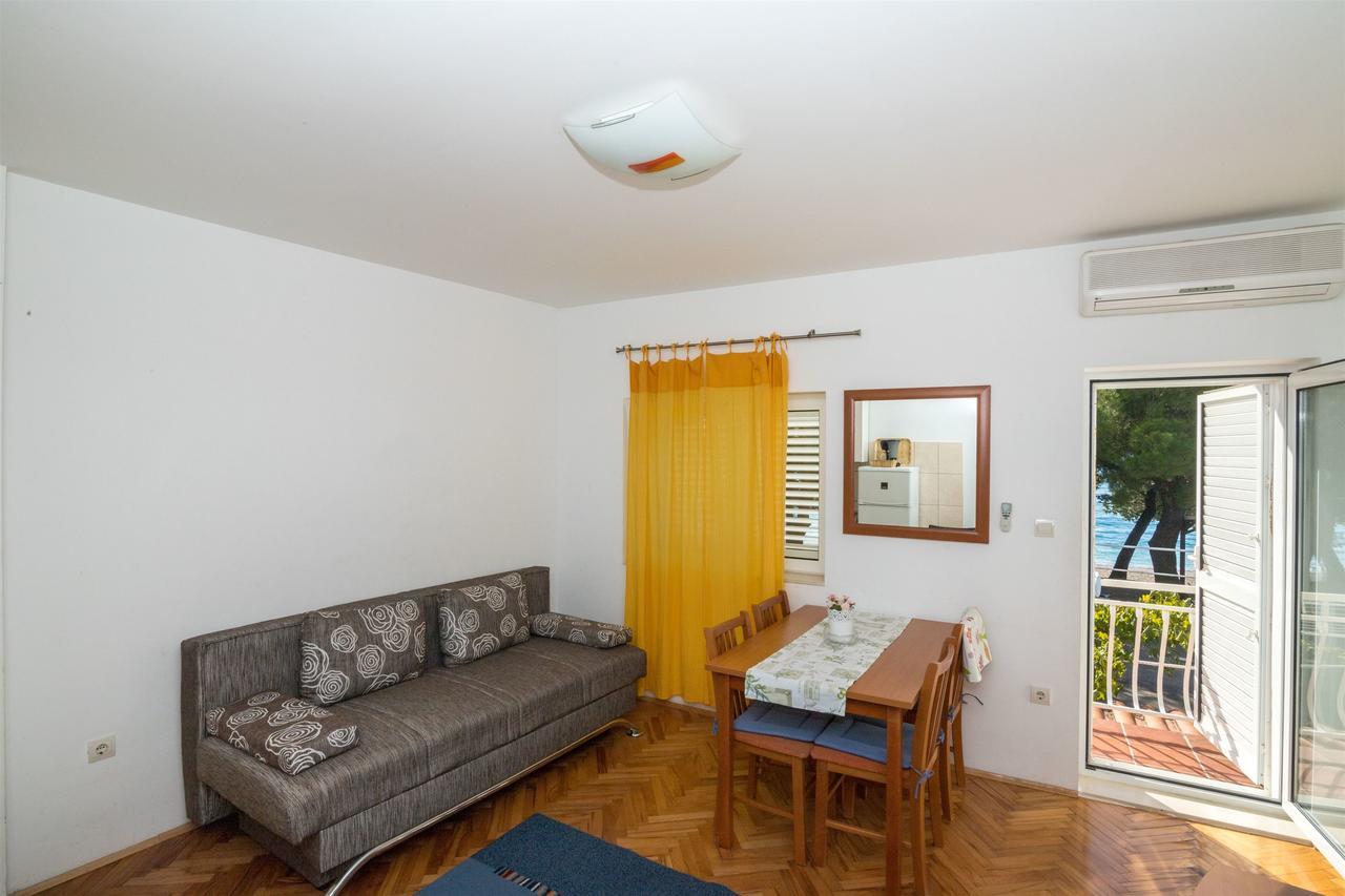 Apartments Antonija ドルヴェニク エクステリア 写真