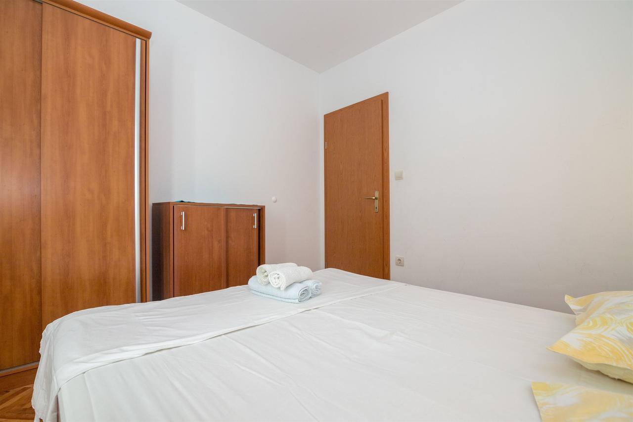 Apartments Antonija ドルヴェニク エクステリア 写真