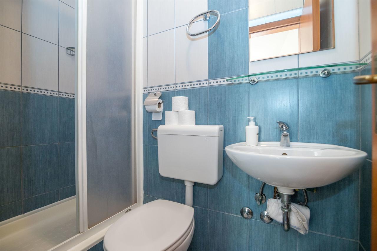 Apartments Antonija ドルヴェニク エクステリア 写真